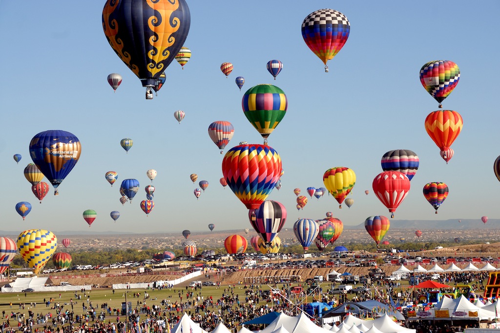 Largest Balloon Festival Takes Over New Mexico Landings and Takeoffs